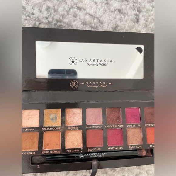 3/$30 Used ABH modern renaissance palette. - Picture 6 of 6